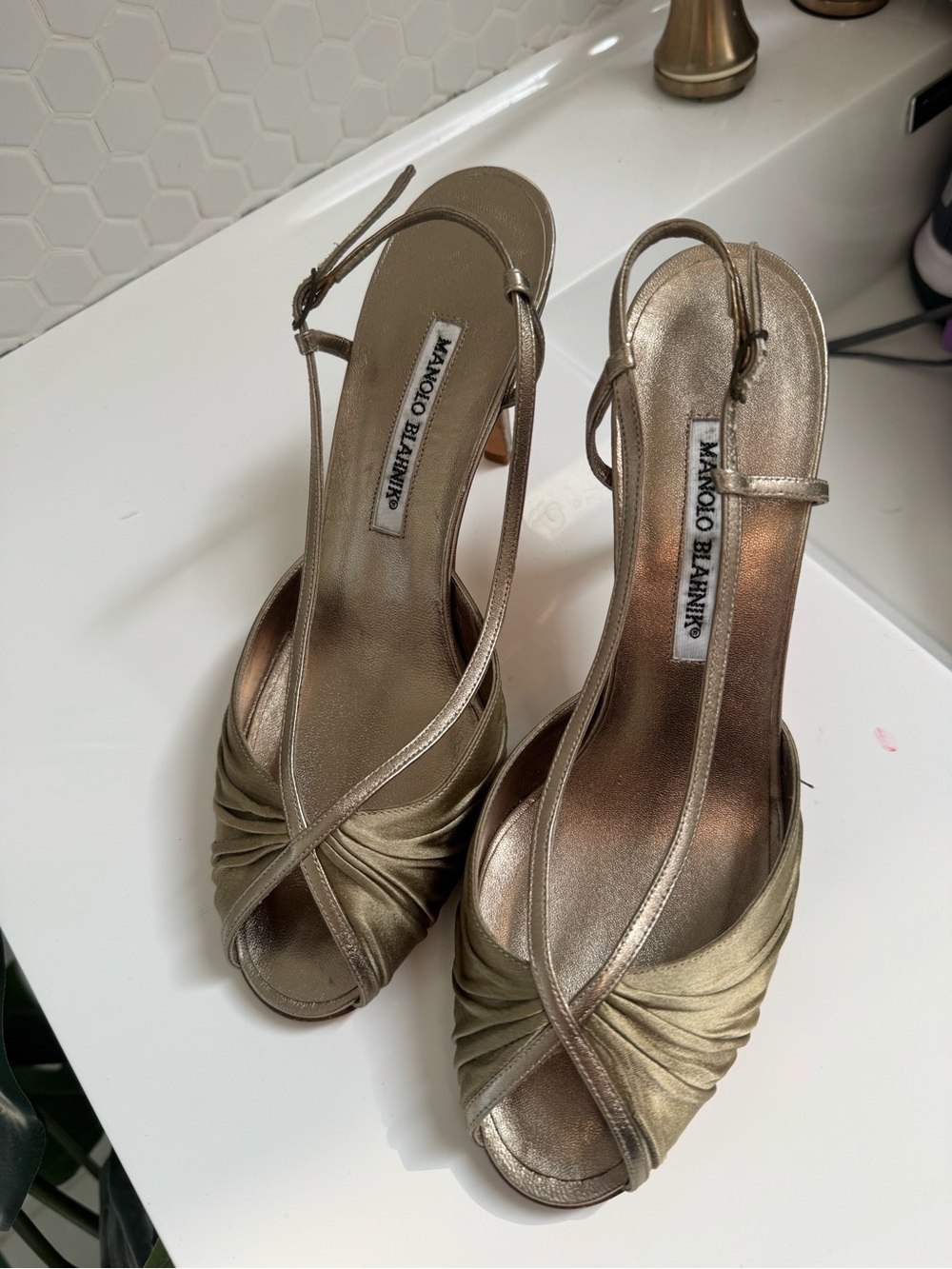 Manolo Blahnik Vintage Y2K Metallic Gold Slingback Peep-Toe Heels - Picture 4 of 11